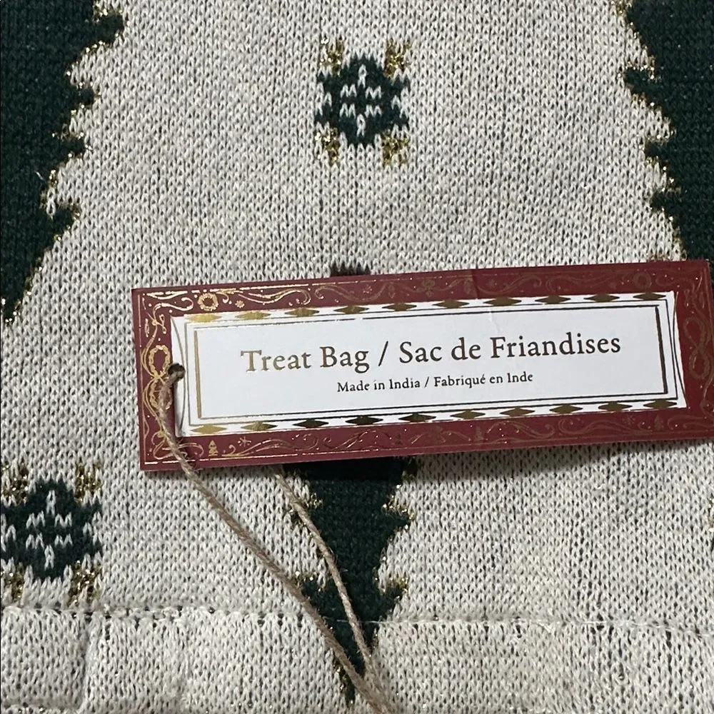 CT White Ivory Green Gold Christmas Tree Snowflake Knit Wine Gift Bag